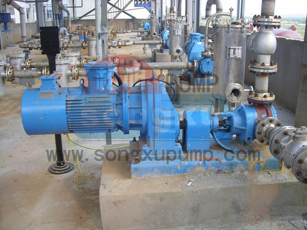 內(nèi)齒泵NB-210GB,樹脂高溫夾套泵案例現(xiàn)場