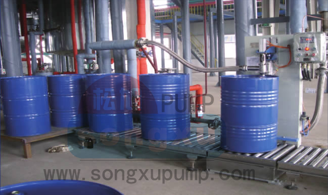 200L單頭灌裝機(jī)應(yīng)用現(xiàn)場